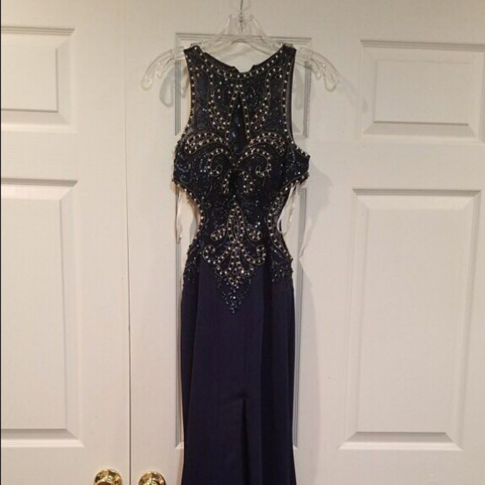 Prom Dress - Picture 3 of 5